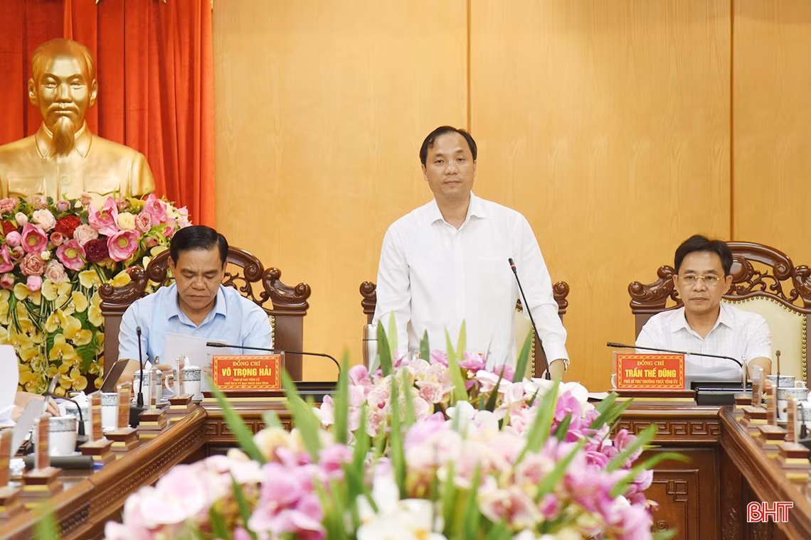 Thường trực Tỉnh ủy Hà Tĩnh làm việc với người đứng đầu cấp ủy, chính quyền các địa phương