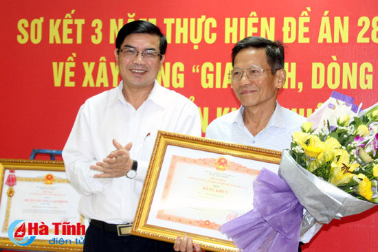 ha tinh co 177 000 gia dinh 2 400 dong ho hieu hoc