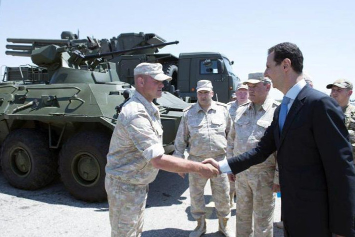 photo tong thong al assad lan dau tham can cu khong quan nga o syria