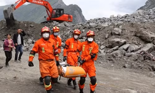 the gioi ngay qua lao xe vao dam dong o anh khien 6 nguoi bi thuong