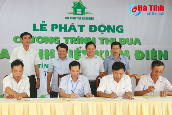 nguoi dan ha tinh tiet kiem 28 ty dong tien dien trong nam 2016