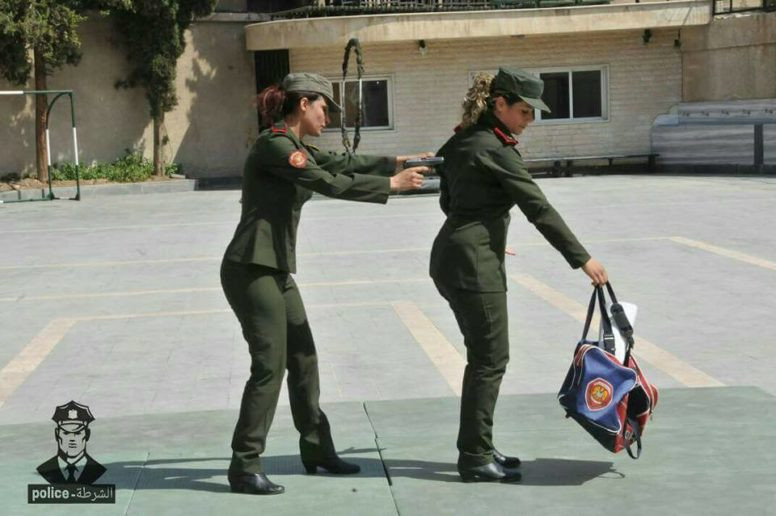 photo nhung bong hong trong luc luong canh sat syria