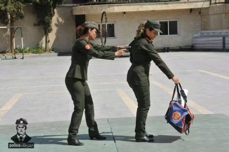 photo nhung bong hong trong luc luong canh sat syria