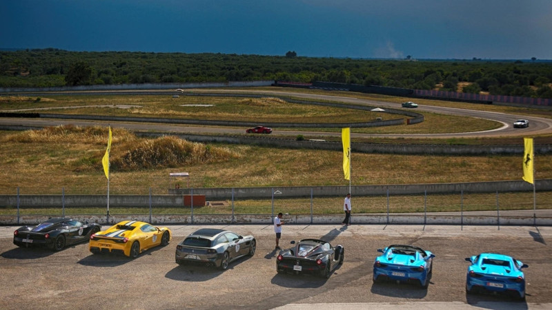 sieu xe hiem laferrari aperta hoi ngo hon 100 chiec ferrari