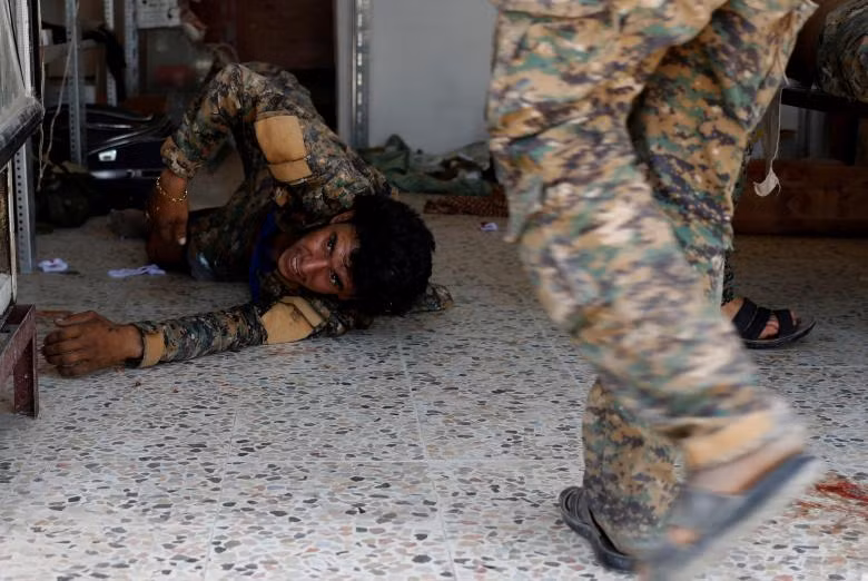 photo ben trong mot benh vien da chien o syria