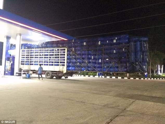 photo choang voi muon kieu xe qua kho tren khap the gioi