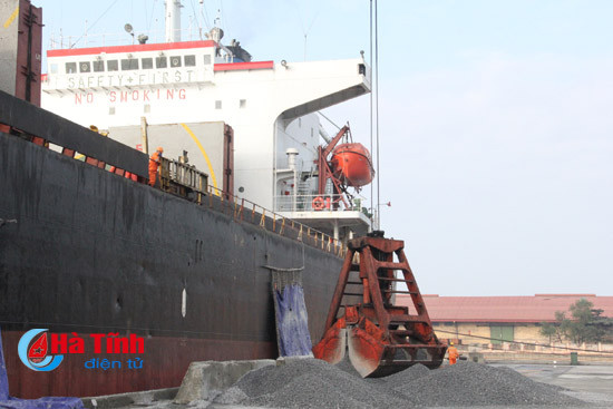 hang hoa qua cac cang ha tinh tang manh