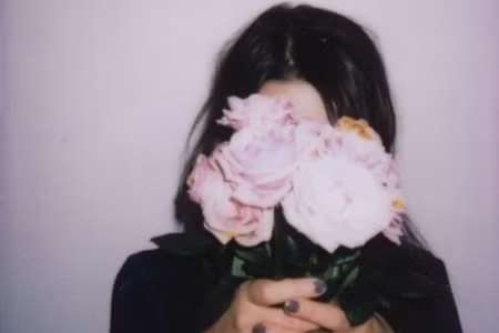 la con gai phai biet ngang cao dau dung niu keo cau xin tinh yeu cua ai