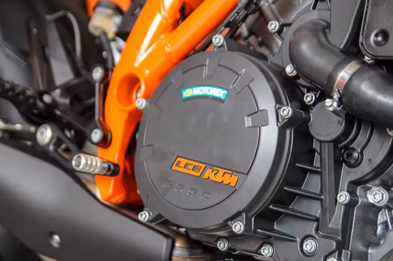 ktm 1290 super duke r 2017 gia 638 trieu dong tai viet nam