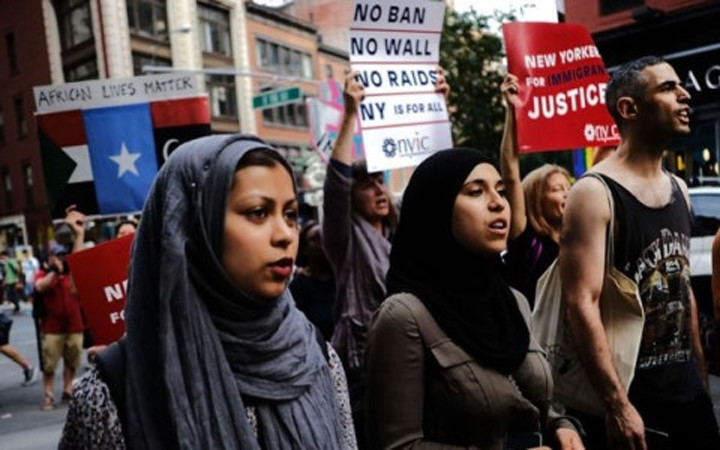 Thế giới nổi bật trong tuần: Trung Quốc tạm ngừng bán xăng, dầu cho Triều Tiên ảnh 5 the gioi noi bat trong tuan trung quoc tam ngung ban xang dau cho trieu tien