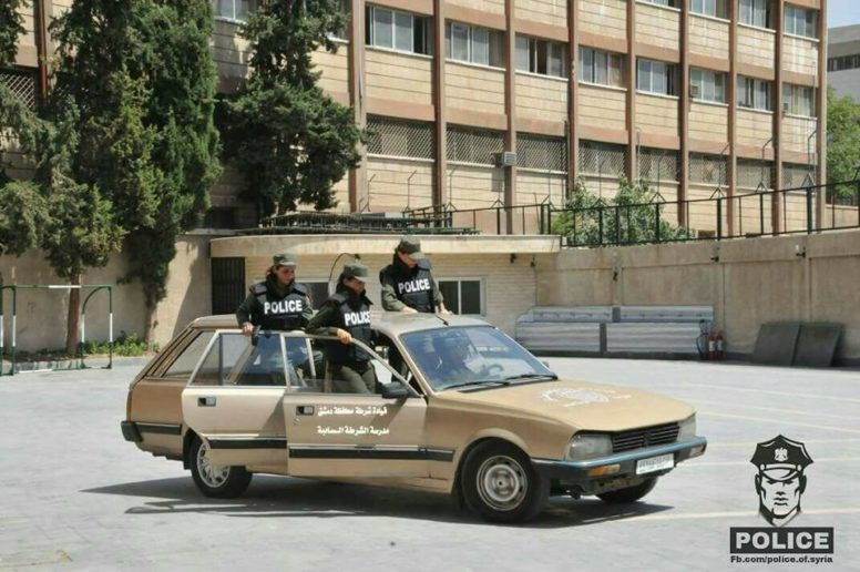 photo nhung bong hong trong luc luong canh sat syria