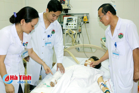 phau thuat thanh cong benh nhan dap nat 2 chan do tngt