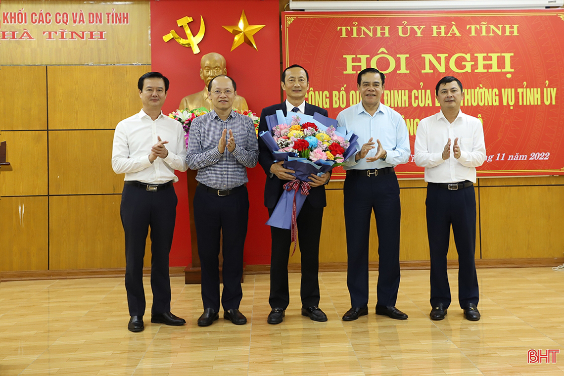 Ban Thường vụ Tỉnh ủy Hà Tĩnh công bố các quyết định về công tác cán bộ