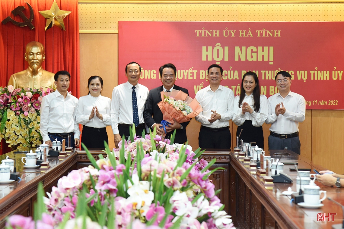 Ban Thường vụ Tỉnh ủy Hà Tĩnh công bố các quyết định về công tác cán bộ