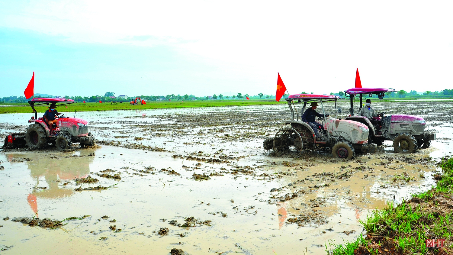 Vượt qua thách thức, Hà Tĩnh giữ vững sự ổn định, tạo động lực phát triển cho chặng đường mới