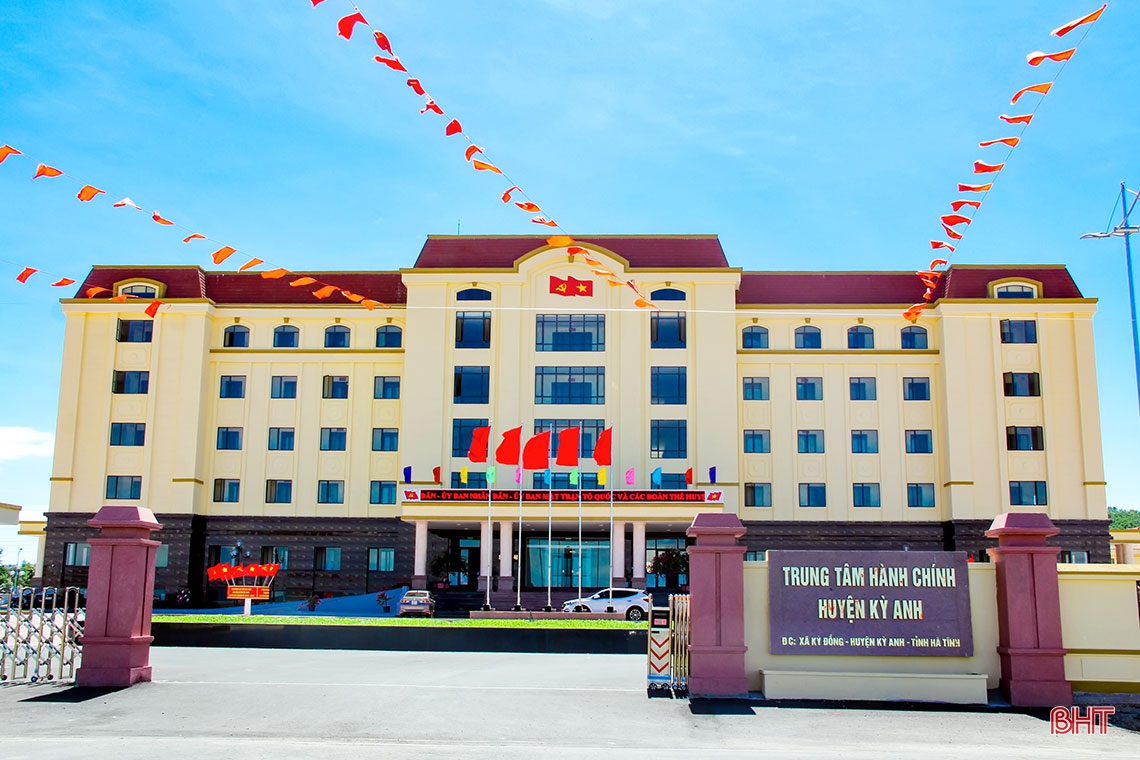 Hà Tĩnh sôi nổi khí thế thi đua trên những công trình chào mừng đại hội Đảng