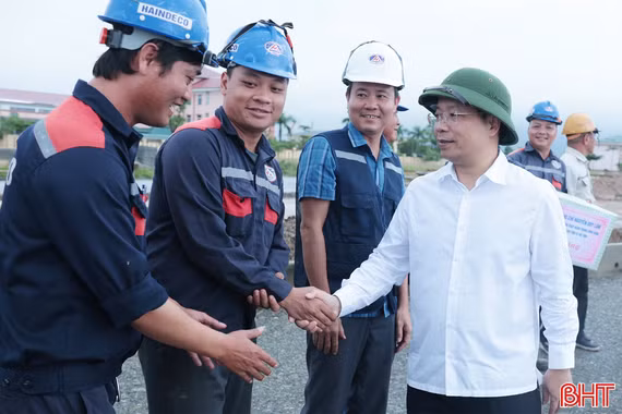Tiếp tục tập trung cao cho các dự án động lực tại Khu kinh tế Vũng Áng