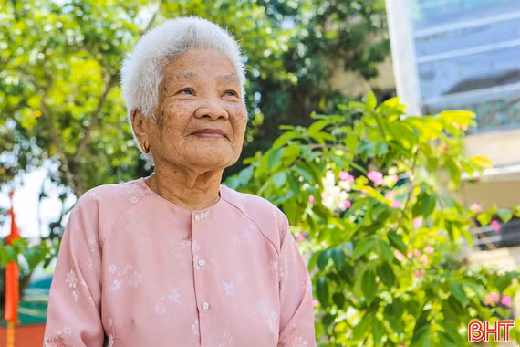 Đảng viên 77 năm tuổi Đảng kể chuyện ngày khởi nghĩa giành chính quyền 