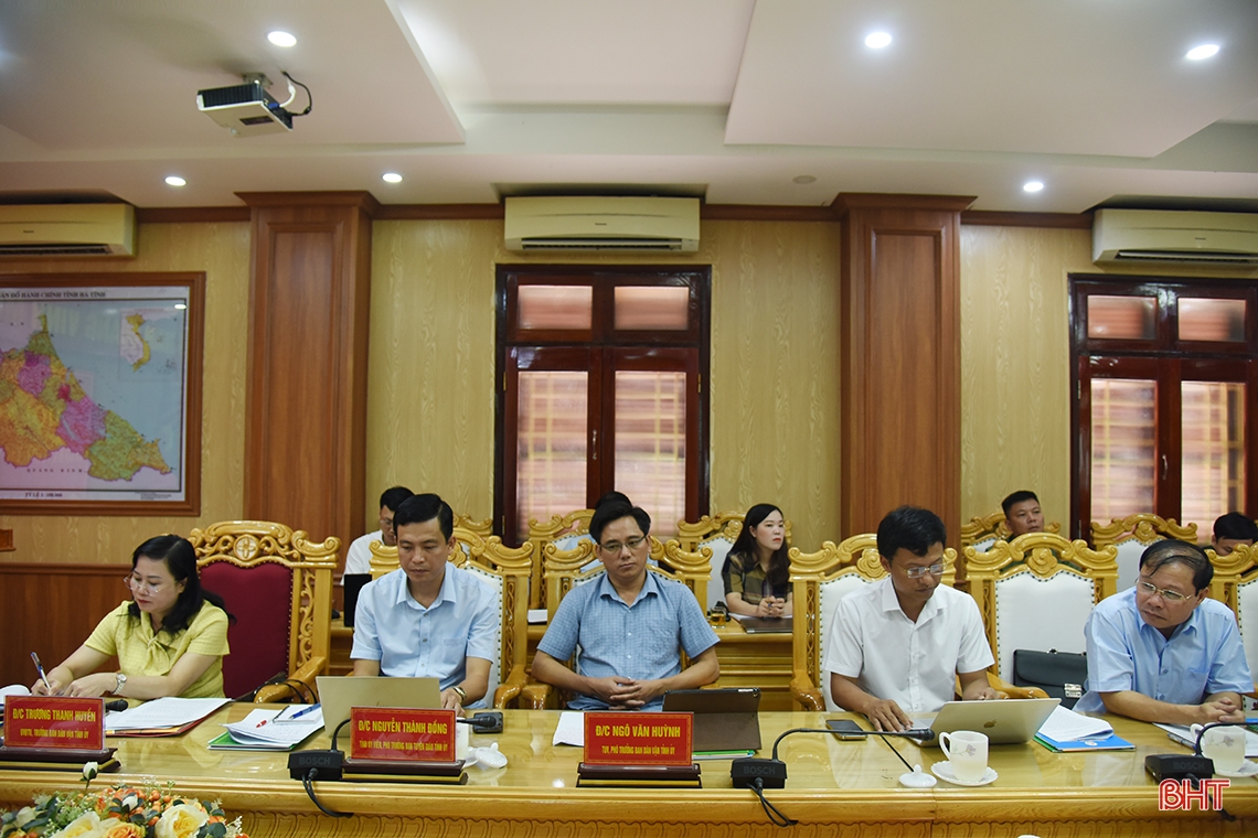 Thường trực Tỉnh ủy Hà Tĩnh giao ban công tác xây dựng Đảng với các đảng bộ trực thuộc