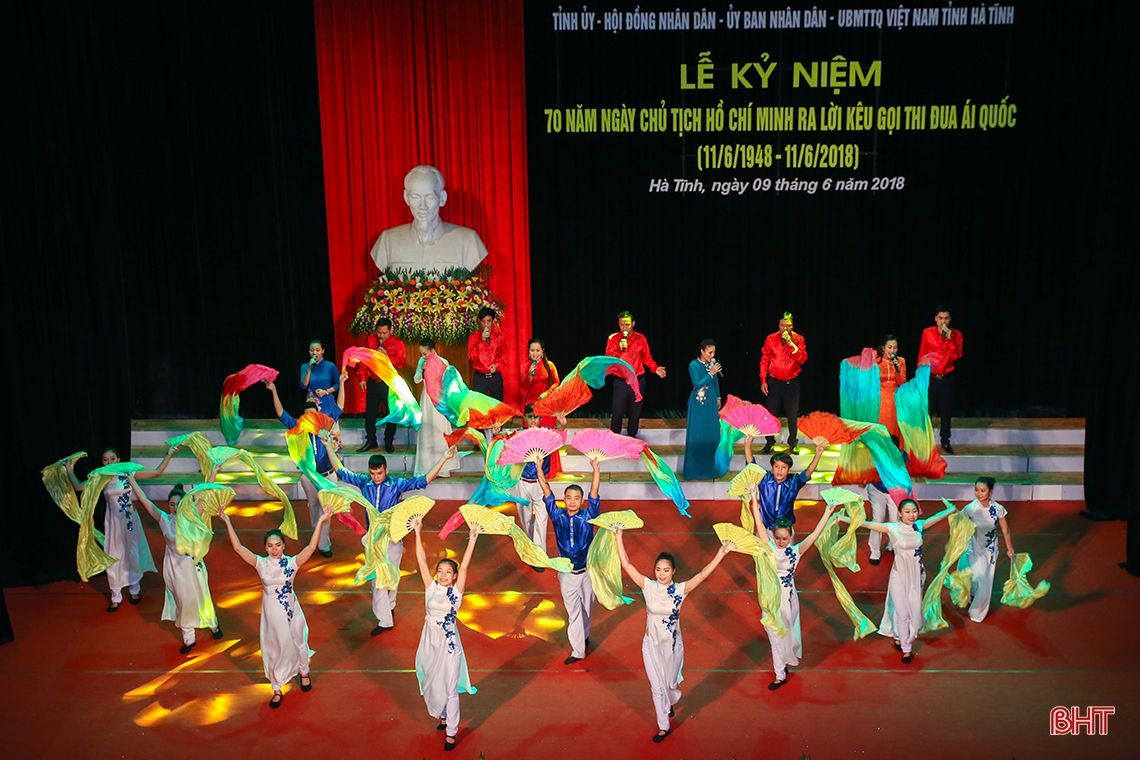 Lắng đọng chương trình nghệ thuật kỷ niệm 70 năm thi đua ái quốc