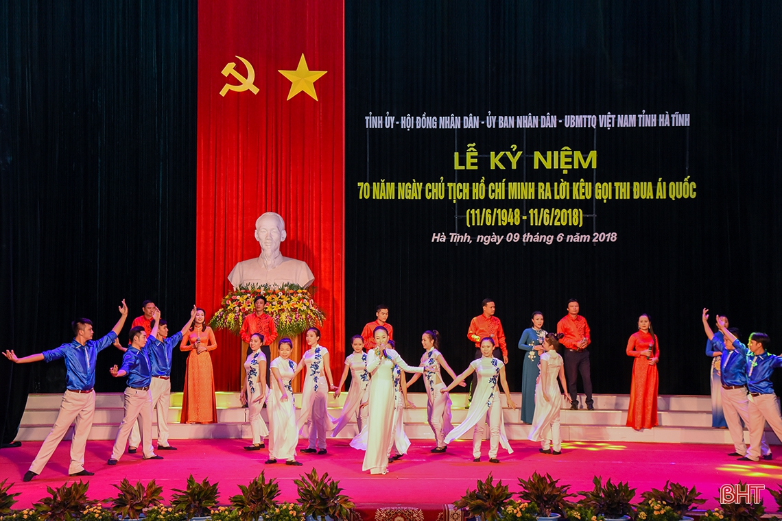 Lắng đọng chương trình nghệ thuật kỷ niệm 70 năm thi đua ái quốc