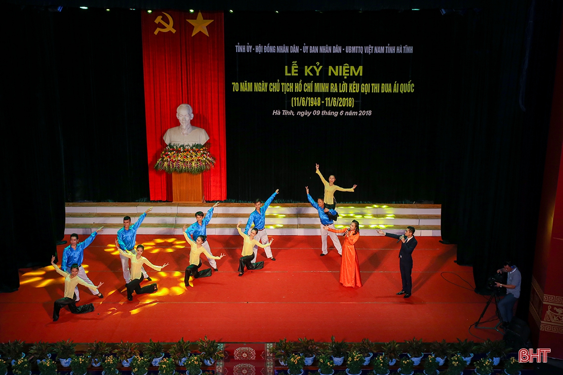 Lắng đọng chương trình nghệ thuật kỷ niệm 70 năm thi đua ái quốc