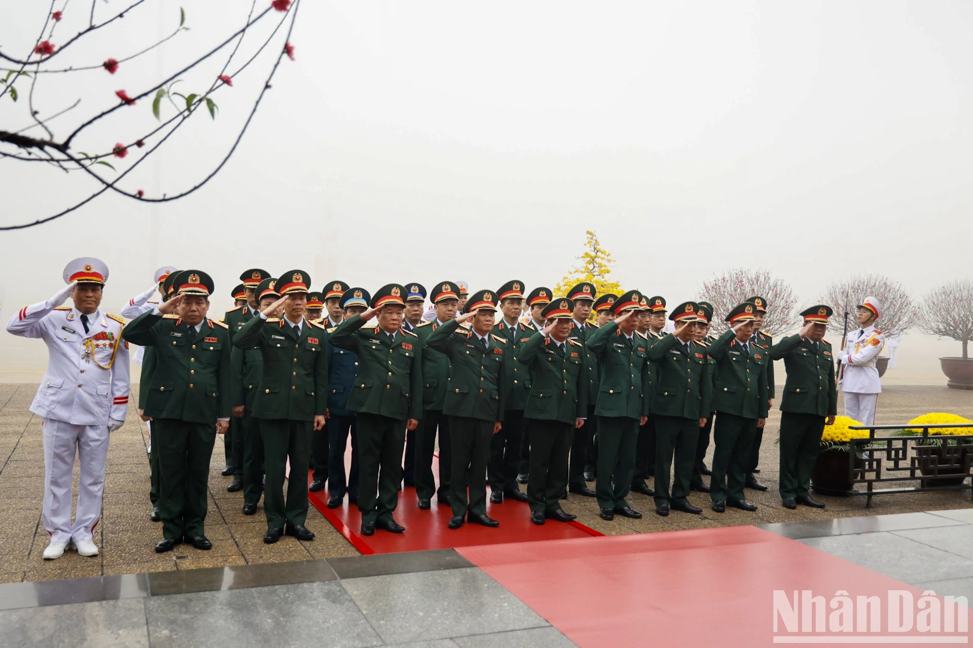 Lãnh đạo Đảng, Nhà nước đặt vòng hoa, vào lăng viếng Chủ tịch Hồ Chí Minh