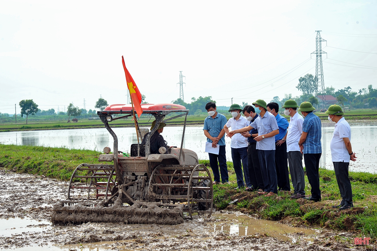Từ dồn điền đổi thửa đến tích tụ ruộng đất - “cuộc cách mạng” trên quê lúa Can Lộc (bài 2): Tập trung đồng bộ, đưa sản xuất lúa gạo phát triển bền vững