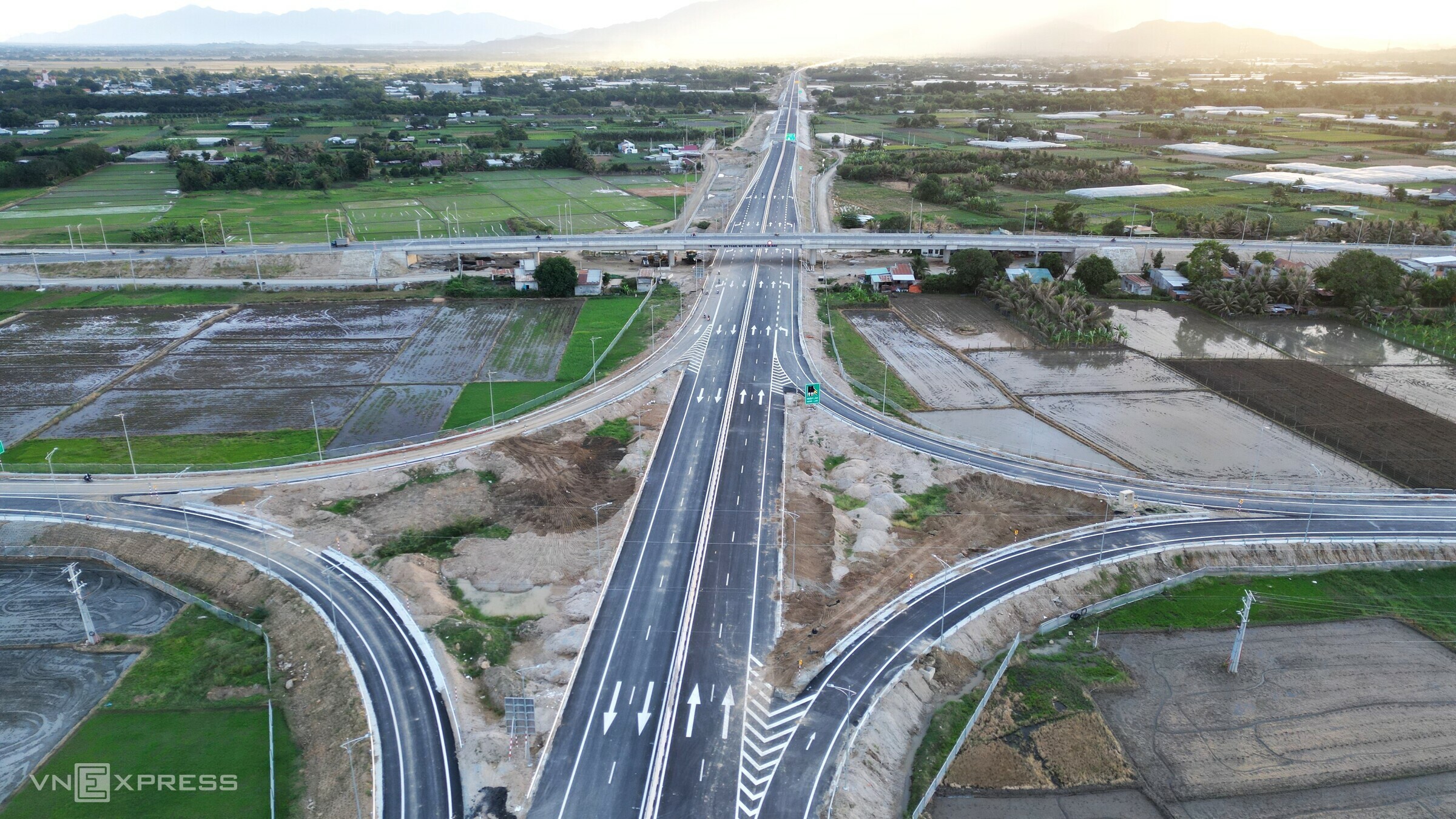 Hiện trạng cao tốc giúp từ Sài Gòn đi Nha Trang còn hơn 4 giờ