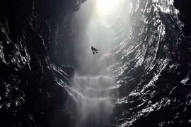 Phát hiện thác nước cực hiếm cao khoảng 350m trong hang động tại Phong Nha - Kẻ Bàng