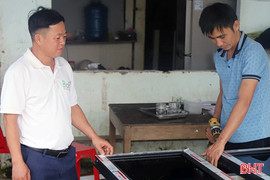 Người trưởng thôn hăng say giúp bà con thoát nghèo