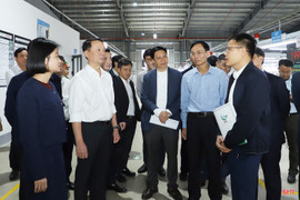 Chủ tịch UBND tỉnh kiểm tra hoạt động đầu tư tại một số khu, cụm công nghiệp