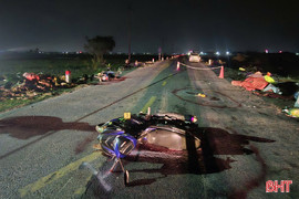 Xe máy va chạm nhau, 3 người thương vong