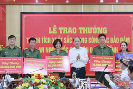 Trao thưởng thành tích xuất sắc về đảm bảo an ninh quốc gia trên địa bàn Hà Tĩnh