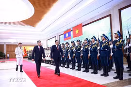 Thủ tướng Lê Minh Hưng chủ trì lễ đón chính thức Thủ tướng Lào Sonexay Siphandone