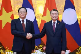 Thủ tướng Lê Minh Hưng chủ trì lễ đón chính thức Thủ tướng Lào Sonexay Siphandone