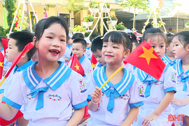 Học sinh Hà Tĩnh cùng tham gia lễ khai giảng đặc biệt