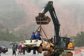 Lở núi nghiêm trọng ở Hà Tĩnh