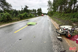 Xe đầu kéo va chạm xe máy, một người tử vong tại chỗ