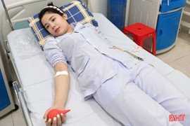 Nữ điều dưỡng hiến máu cứu bệnh nhân