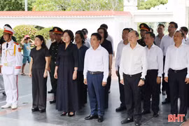 Lãnh đạo Quốc hội tri ân các anh hùng liệt sĩ tại Ngã ba Đồng Lộc