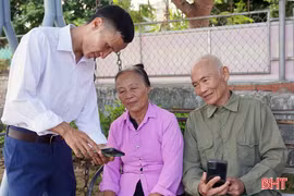 Khi cử nhân đại học làm cán bộ thôn