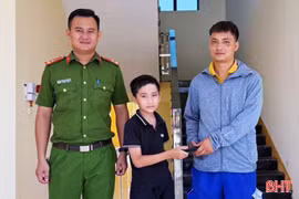 Nhặt được hơn 12 triệu đồng, nam sinh ở Hà Tĩnh tìm người trả lại