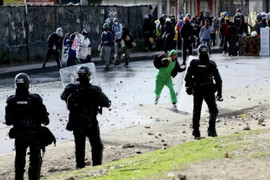Đại sứ quán Mỹ tại Colombia bị tấn công, 4 cảnh sát bị thương