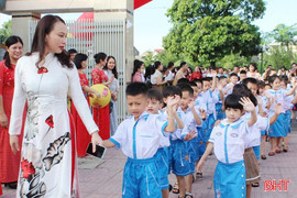 Hơn 67.000 học sinh Hà Tĩnh tựu trường