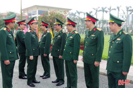 Phó Tổng Tham mưu trưởng QĐND Việt Nam kiểm tra sẵn sàng chiến đấu, chúc Tết tại Hà Tĩnh