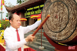Phó Bí thư Thường trực Tỉnh ủy dự lễ tế tiên hiền tại Văn Miếu