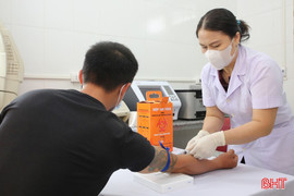 Lần đầu tiên triển khai kỹ thuật xét nghiệm tải lượng virus HIV tại CDC Hà Tĩnh