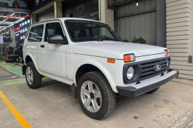 Lada Niva Legend - SUV off-road từ Nga giá 450 triệu đồng