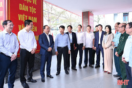 Bí thư Tỉnh ủy Nguyễn Duy Lâm và 12 ứng cử viên tiếp xúc cử tri các địa phương 